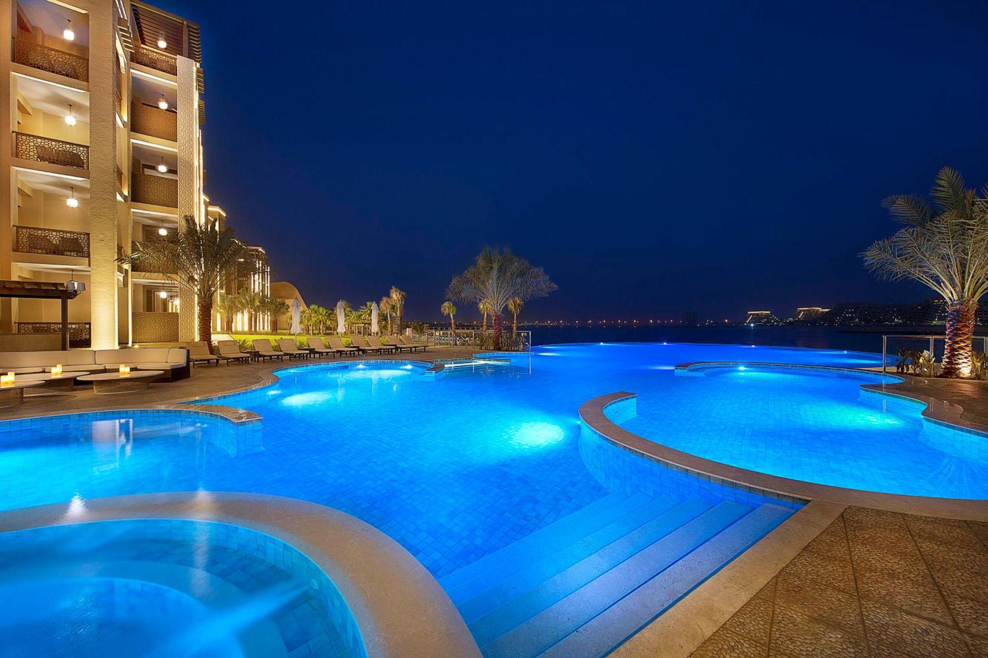 Doubletree By Hilton Resort & Spa Marjan Island Ras al-Khaimah Exterior foto The swimming pool at the hotel